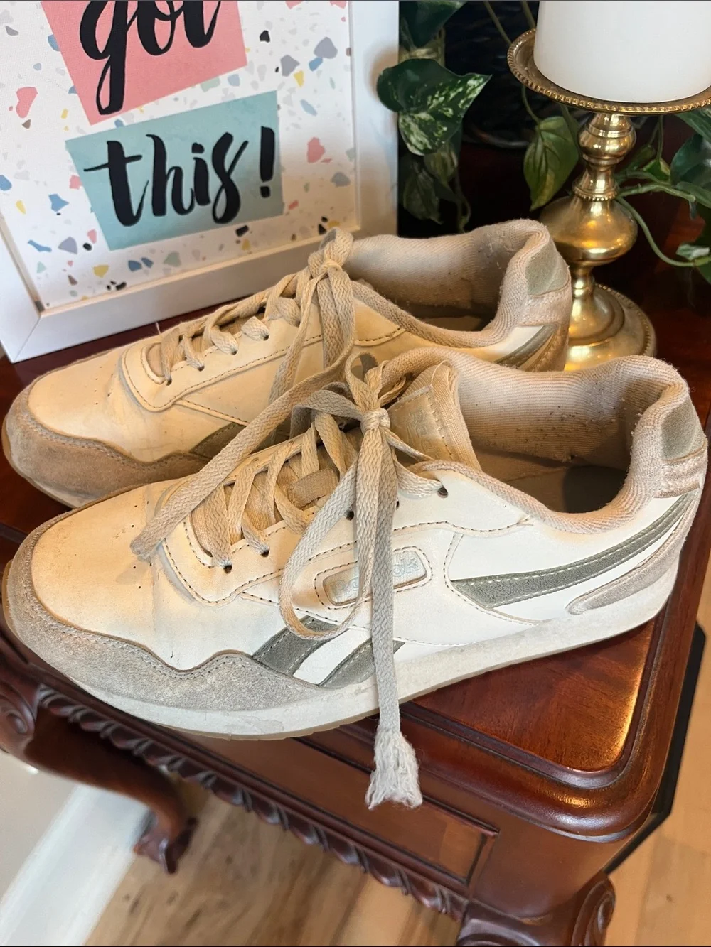 Reebok White Athletic Shoe Women’s 7.5